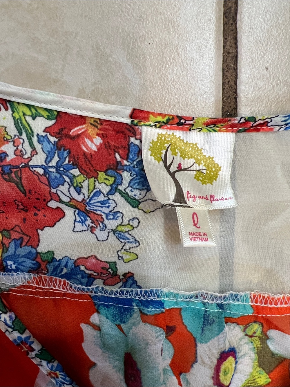 fig and flower Large Floral Blouse - Picture 3 of 11
